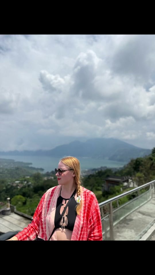 Post 8 by Hanna on TikTok (video)
