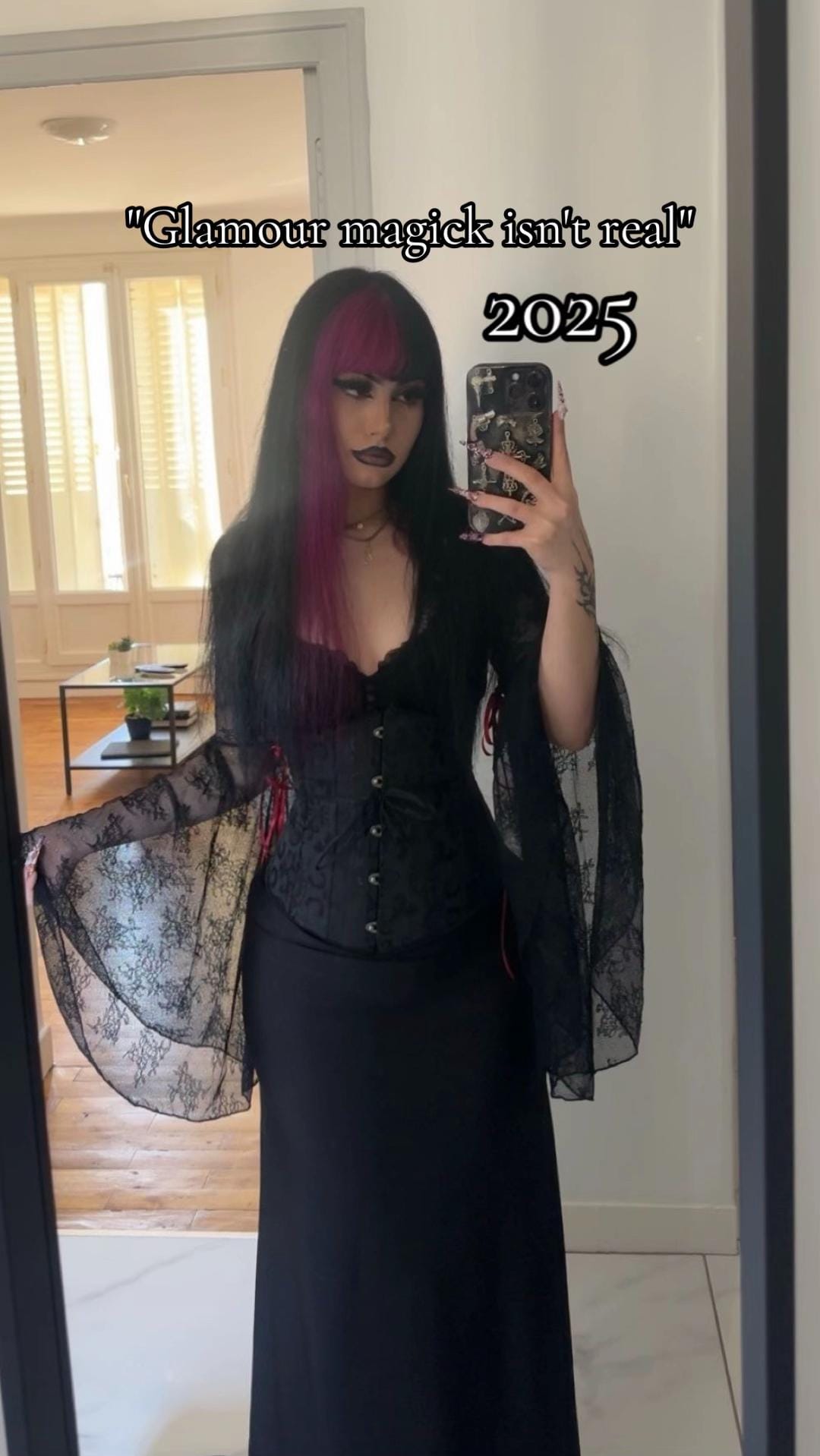 Post 2 by 𝖁𝖊𝖑𝖛𝖊𝖙𝕮𝖑𝖆𝖜𝖘 🦇🗡️ on TikTok (video)