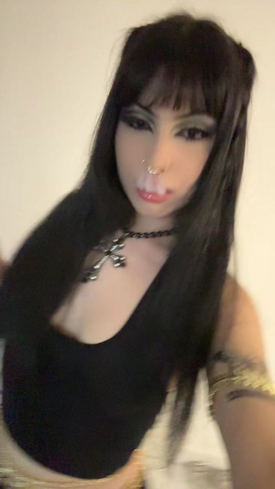 Post 4 by 𝖁𝖊𝖑𝖛𝖊𝖙𝕮𝖑𝖆𝖜𝖘 🦇🗡️ on TikTok (video)
