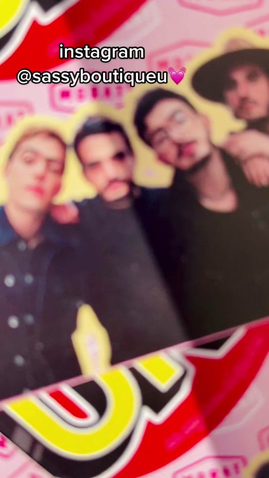 Post 7 by 𝑺𝒂𝒔𝒔𝒚🫶🏻 Fan Merch on TikTok (video)