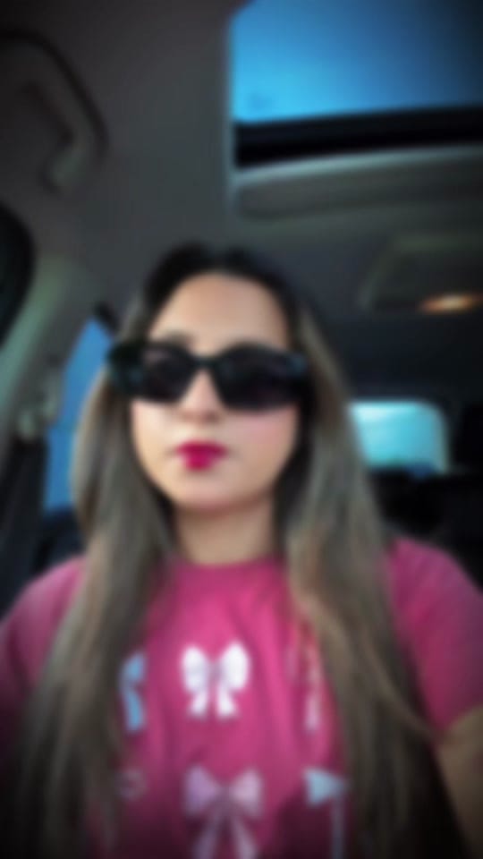 Post 5 by Alba🇸🇻👑 on TikTok (video)