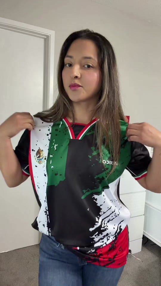 Post 7 by Alba🇸🇻👑 on TikTok (video)