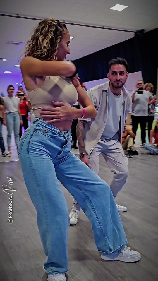 Post 3 by Juliette et Anthony on TikTok (video)