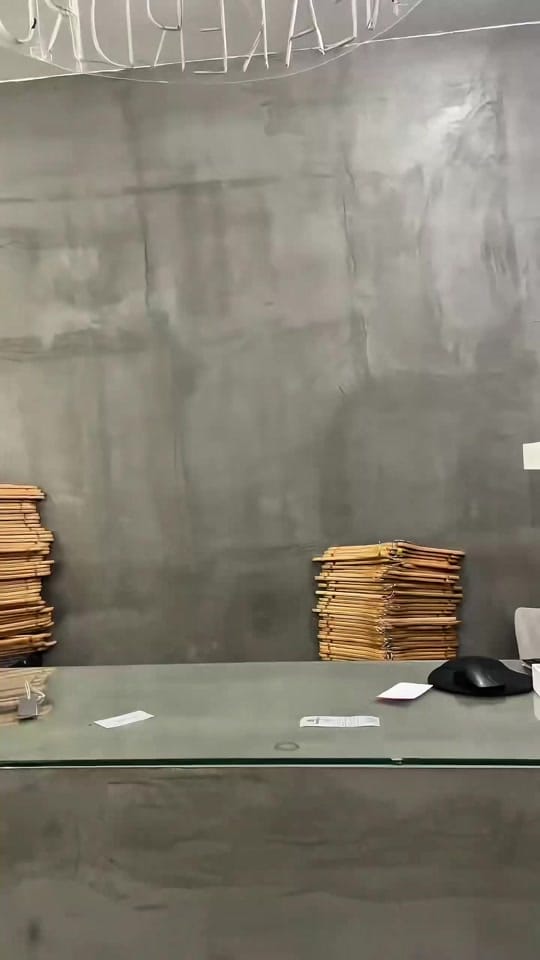 Post 1 by sneakerdrop_mx on TikTok (video)