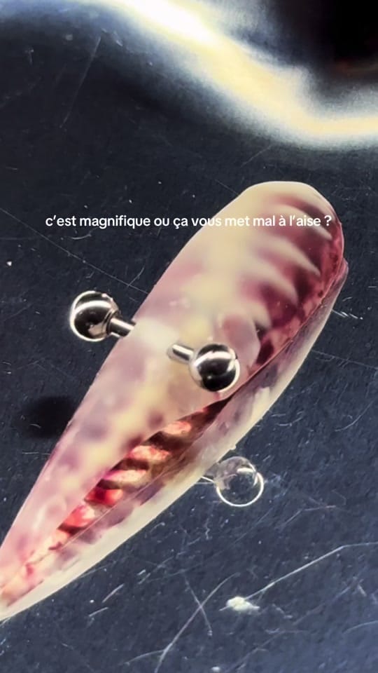 Post 6 by gemsh0ely mtl nails on TikTok (video)