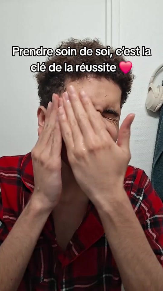 Post 2 by ALDÉRIC GUILLAIN on TikTok (video)