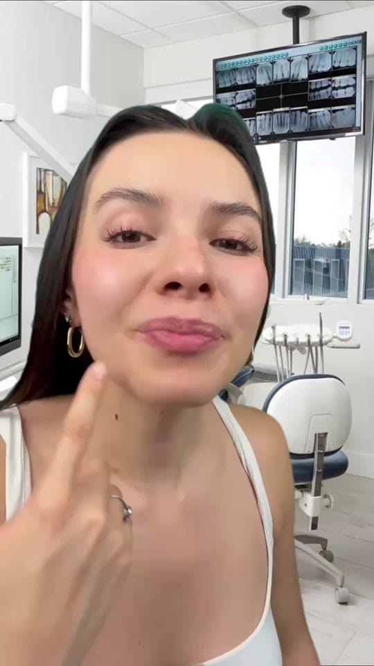 Post 7 by Sonrisa Perfecta NV on TikTok (video)