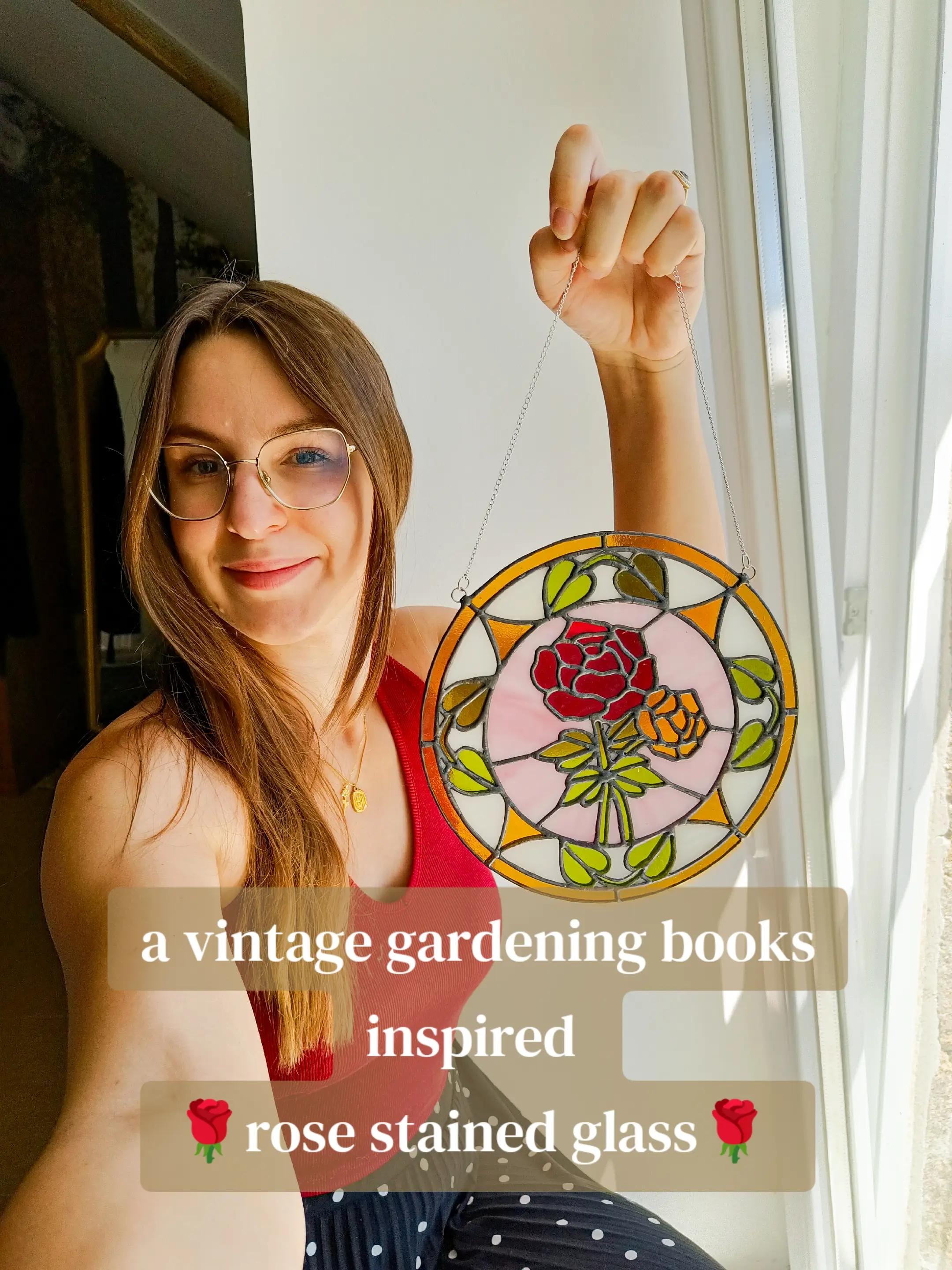 Post 4 by RetroLalaGlass on TikTok (video)