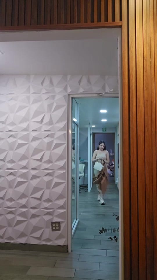 Post 6 by Emily Romero on TikTok (video)
