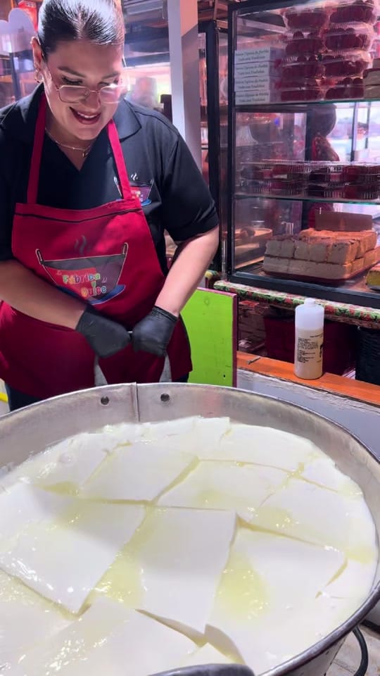 Post 6 by lafabricadeldulce_ on TikTok (video)