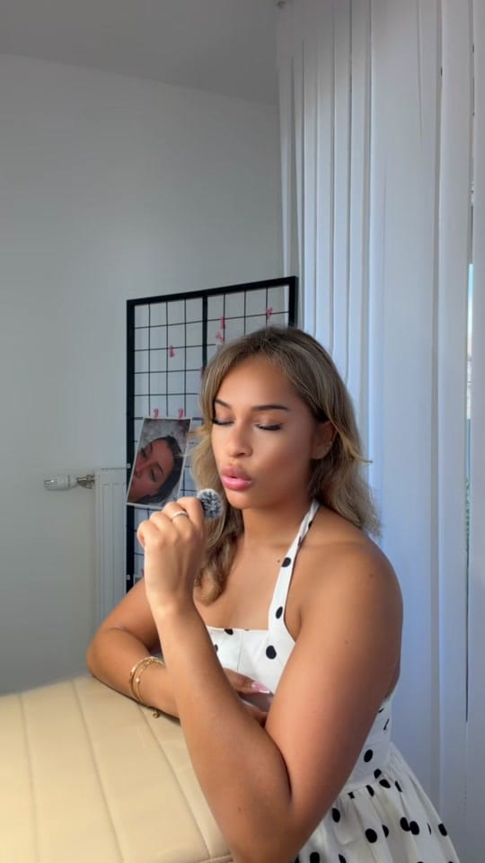 Post 1 by Minkparis on TikTok (video)