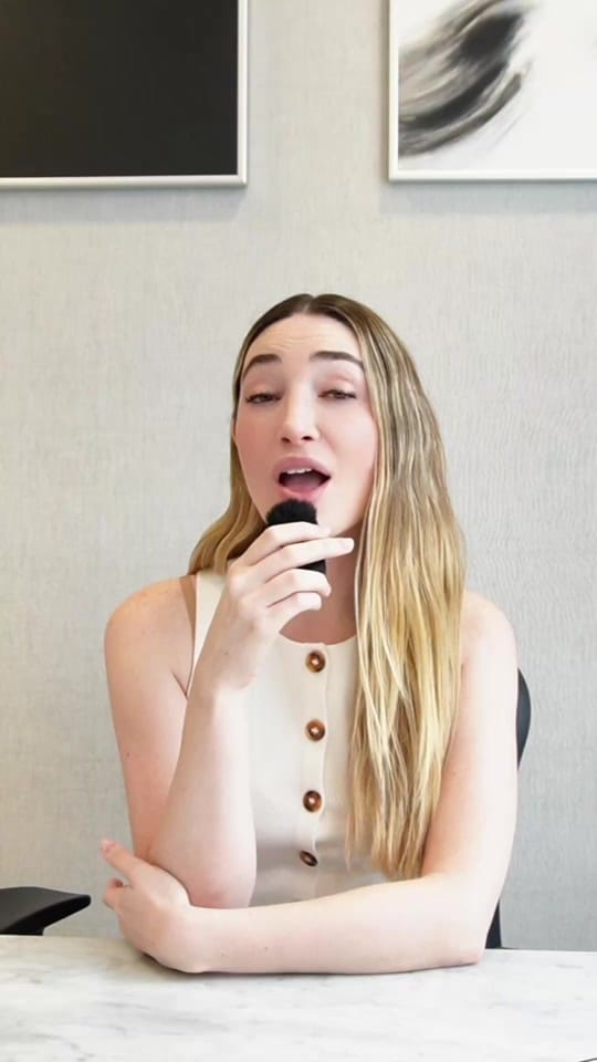 Post 10 by Dra. Lucy Fernandez on TikTok (video)