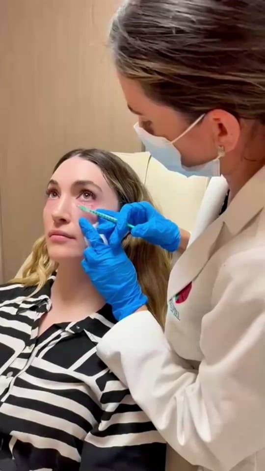 Post 4 by Dra. Lucy Fernandez on TikTok (video)