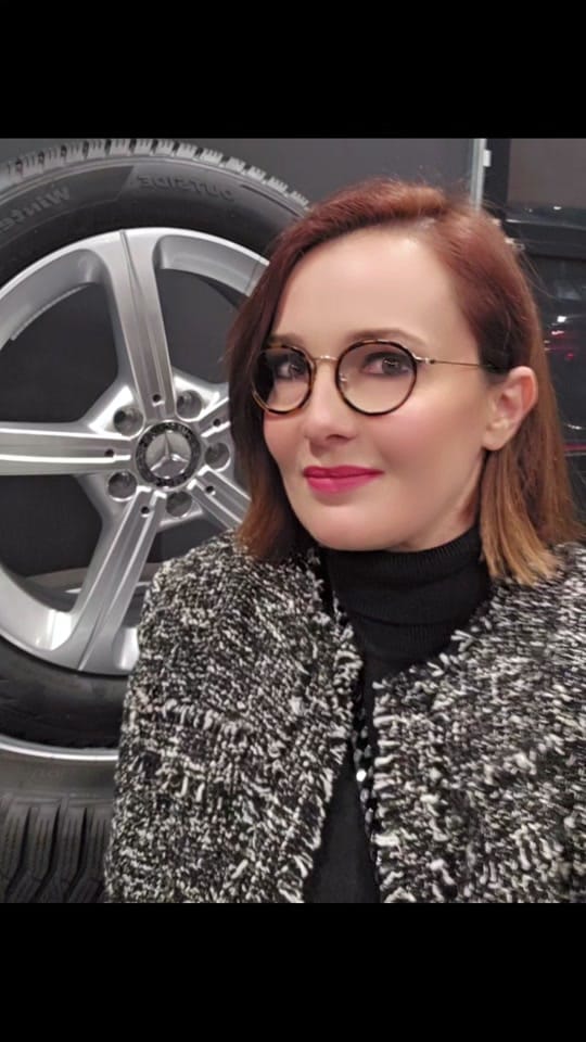 Post 9 by Dona Artiste Peintre on TikTok (video)