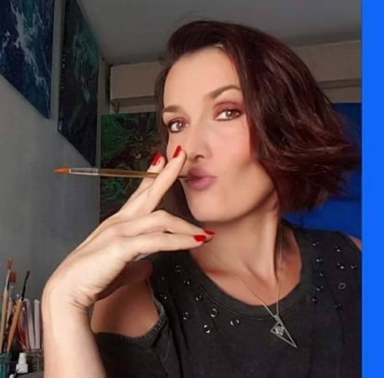 Post 10 by Dona Artiste Peintre on TikTok (video)