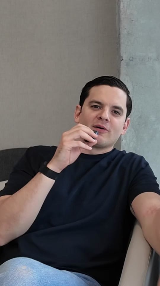 Post 3 by Dr. Enrique Villanueva on TikTok (video)