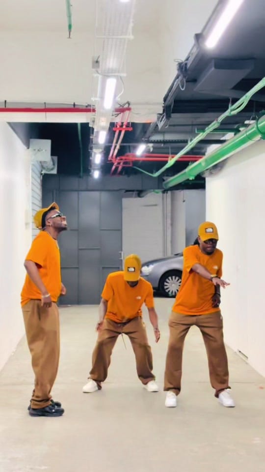 Post 2 by RICHI FEELING FOU🔥 on TikTok (video)