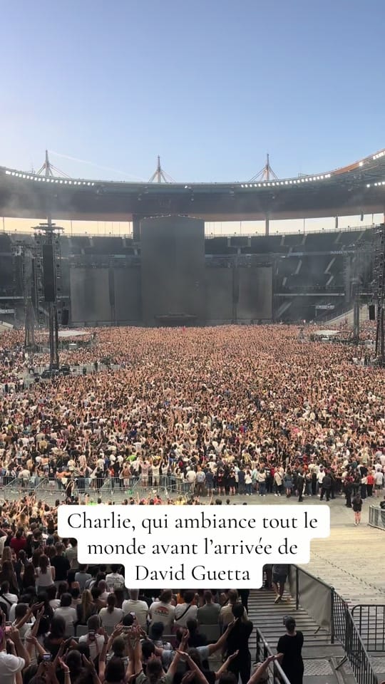 Post 1 by Vidéos de stars on TikTok (video)