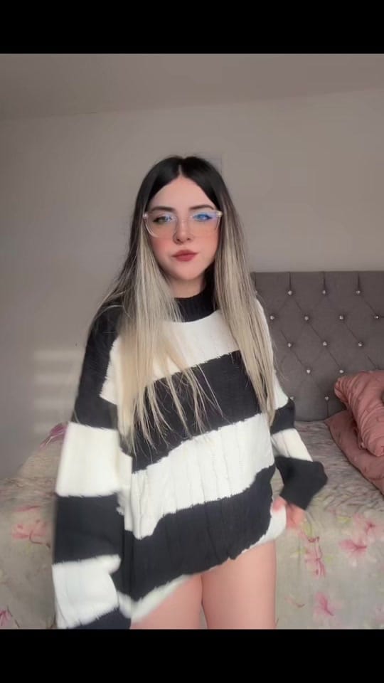 Post 3 by 𝓓𝓮𝔂𝓪𝓷𝓲𝓻𝓪 🎀 on TikTok (video)
