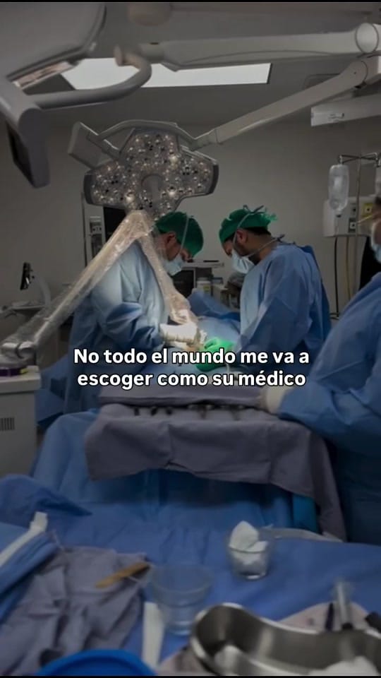 Post 6 by Urólogo Dr. Mario Martínez on TikTok (video)