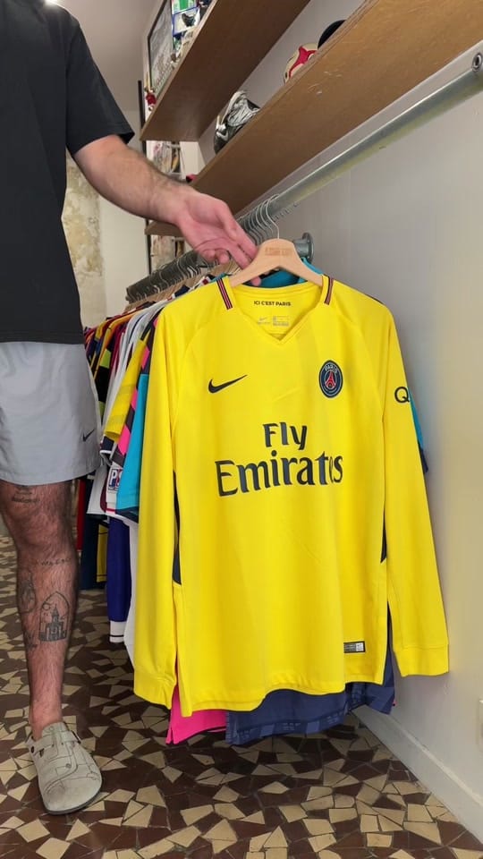 Post 6 by Lineup Vintage Football Shop on TikTok (video)