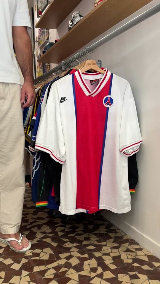 Post 7 by Lineup Vintage Football Shop on TikTok (video)