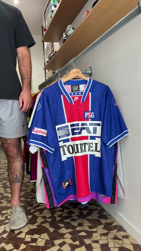 Post 4 by Lineup Vintage Football Shop on TikTok (video)