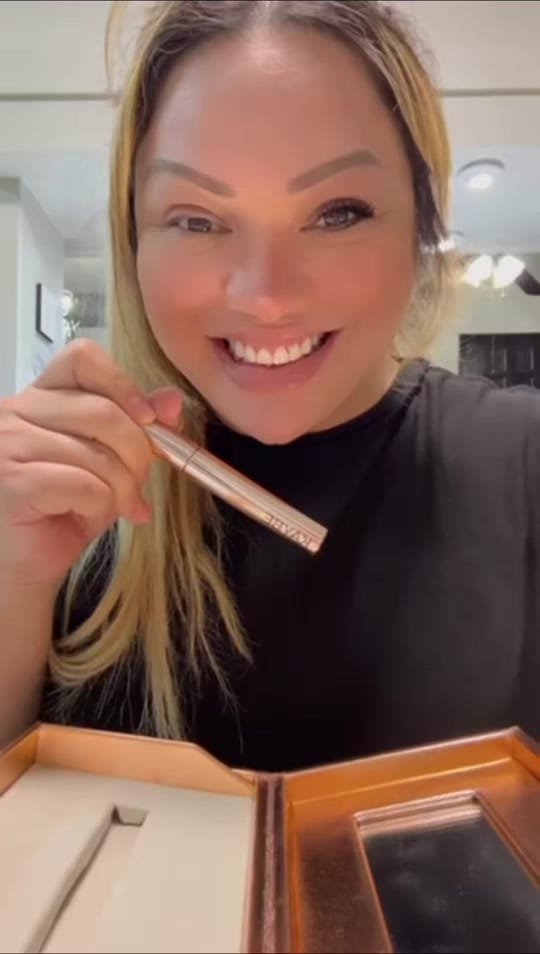 Post 8 by Claudia Cedillo on TikTok (video)