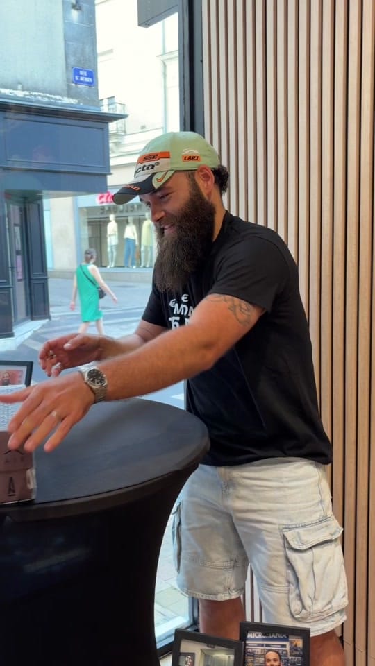 Post 8 by getinmyshoess on TikTok (video)