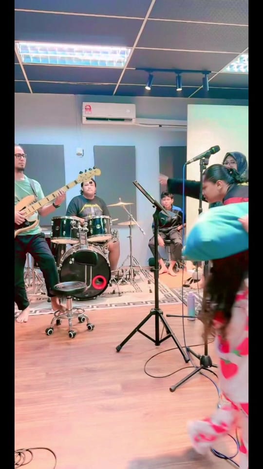Post 3 by Sally Leong on TikTok (video)
