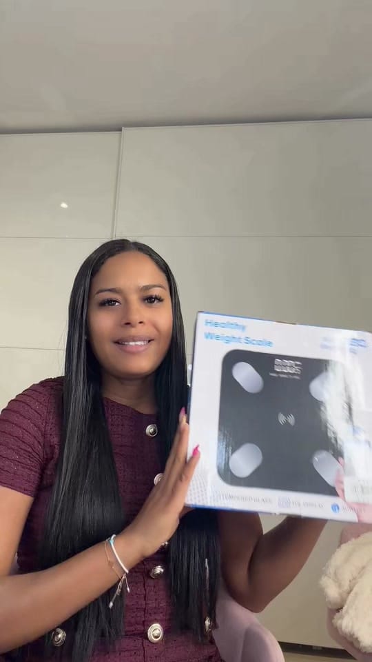 Post 6 by laminutesarah on TikTok (video)