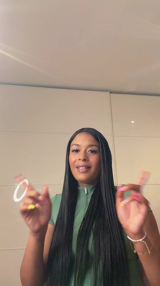 Post 3 by laminutesarah on TikTok (video)