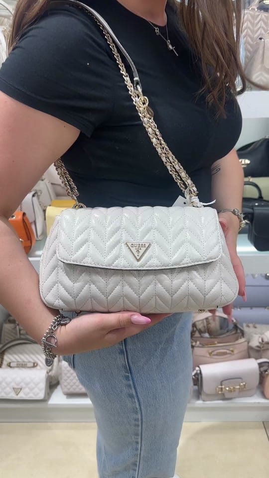 Post 5 by La Troika Store on TikTok (video)