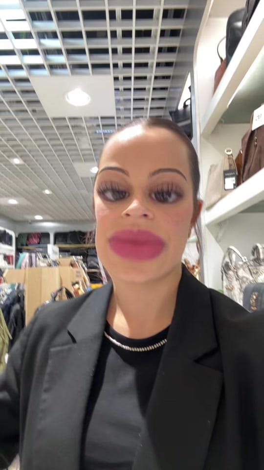 Post 4 by La Troika Store on TikTok (video)