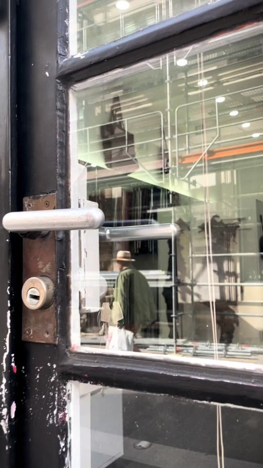 Post 9 by Paradoxe Paris on TikTok (video)