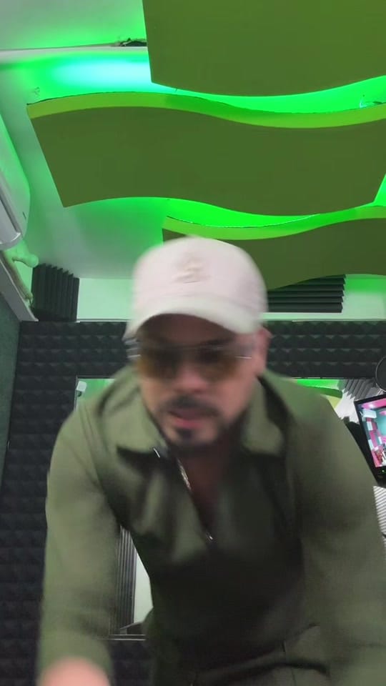 Post 7 by Andy Rave on TikTok (video)