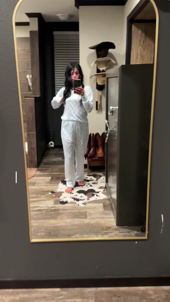 Post 8 by BRIT🍒 | MOM • LIFESTYLE | on TikTok (video)