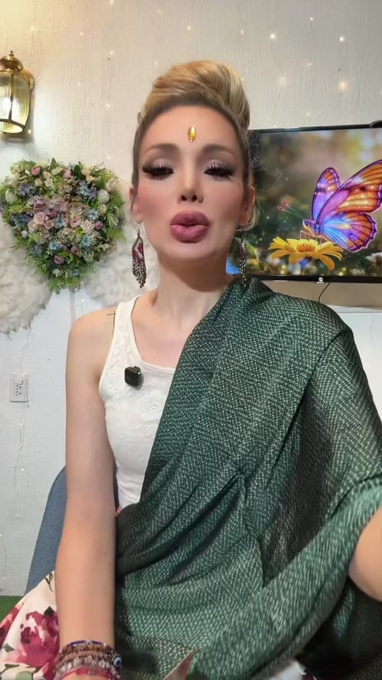 Post 2 by Divina Hada Angelical on TikTok (video)