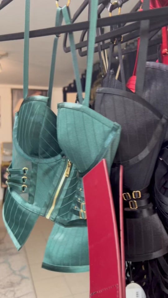 Post 10 by Brigade Mondaine Rive Gauche on TikTok (video)
