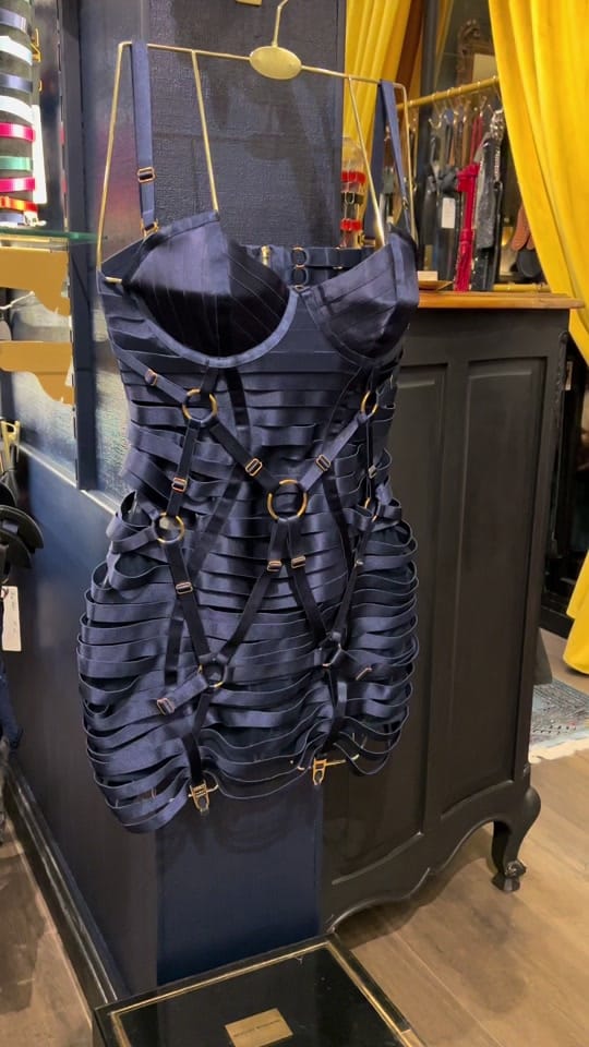 Post 4 by Brigade Mondaine Rive Gauche on TikTok (video)