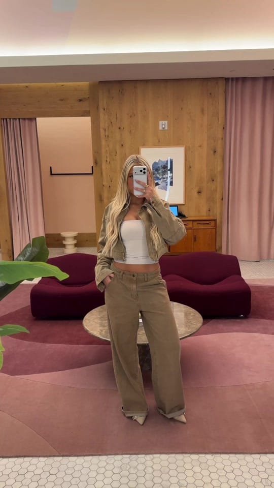 Post 1 by B on TikTok (video)