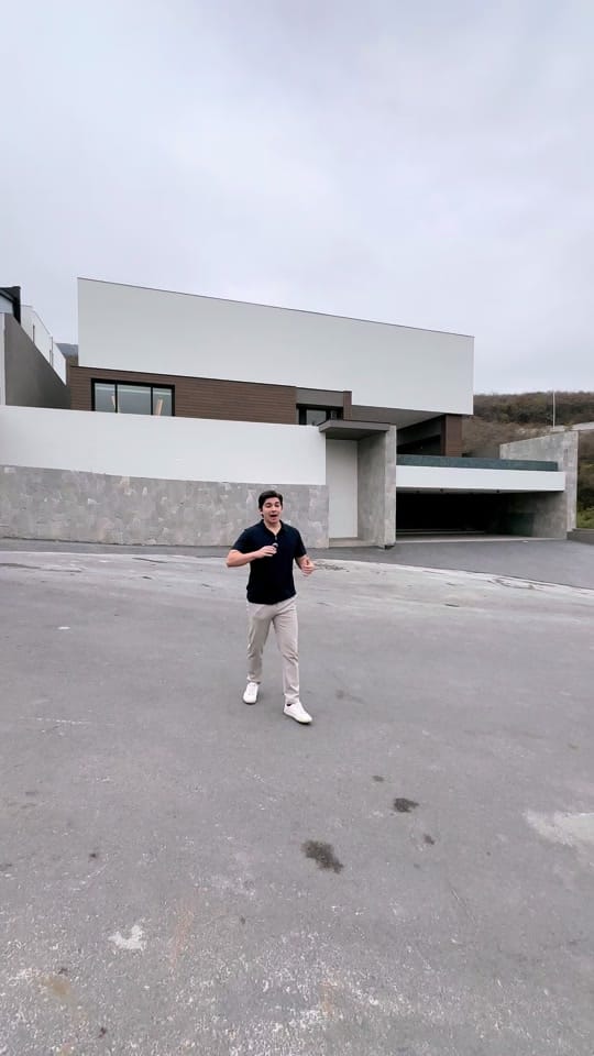 Post 6 by HouseInmuebles on TikTok (video)