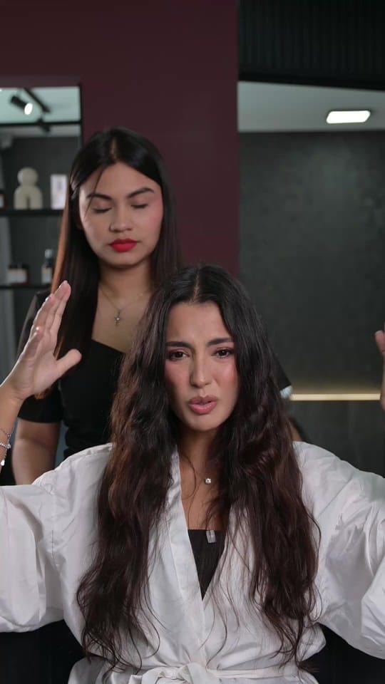 Post 3 by Laura Flores Hair Stylist on TikTok (video)