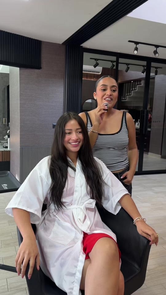 Post 1 by Laura Flores Hair Stylist on TikTok (video)