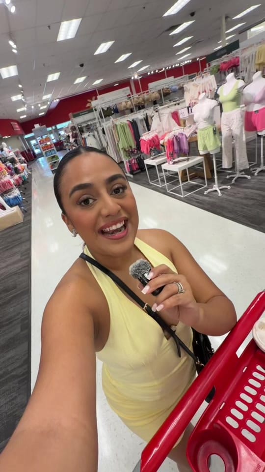 Post 7 by Laura Flores Hair Stylist on TikTok (video)