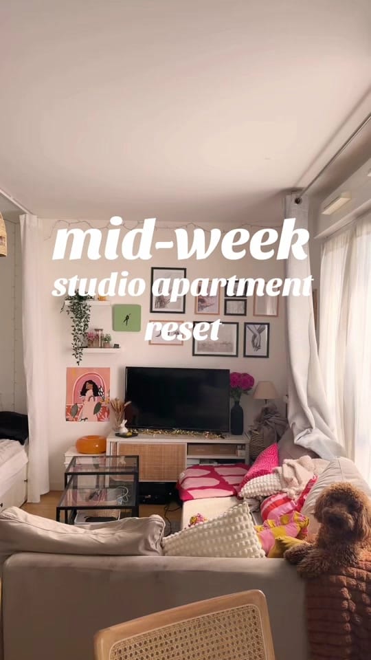Post 3 by Emilie 🌸 | Studio decor on TikTok (video)