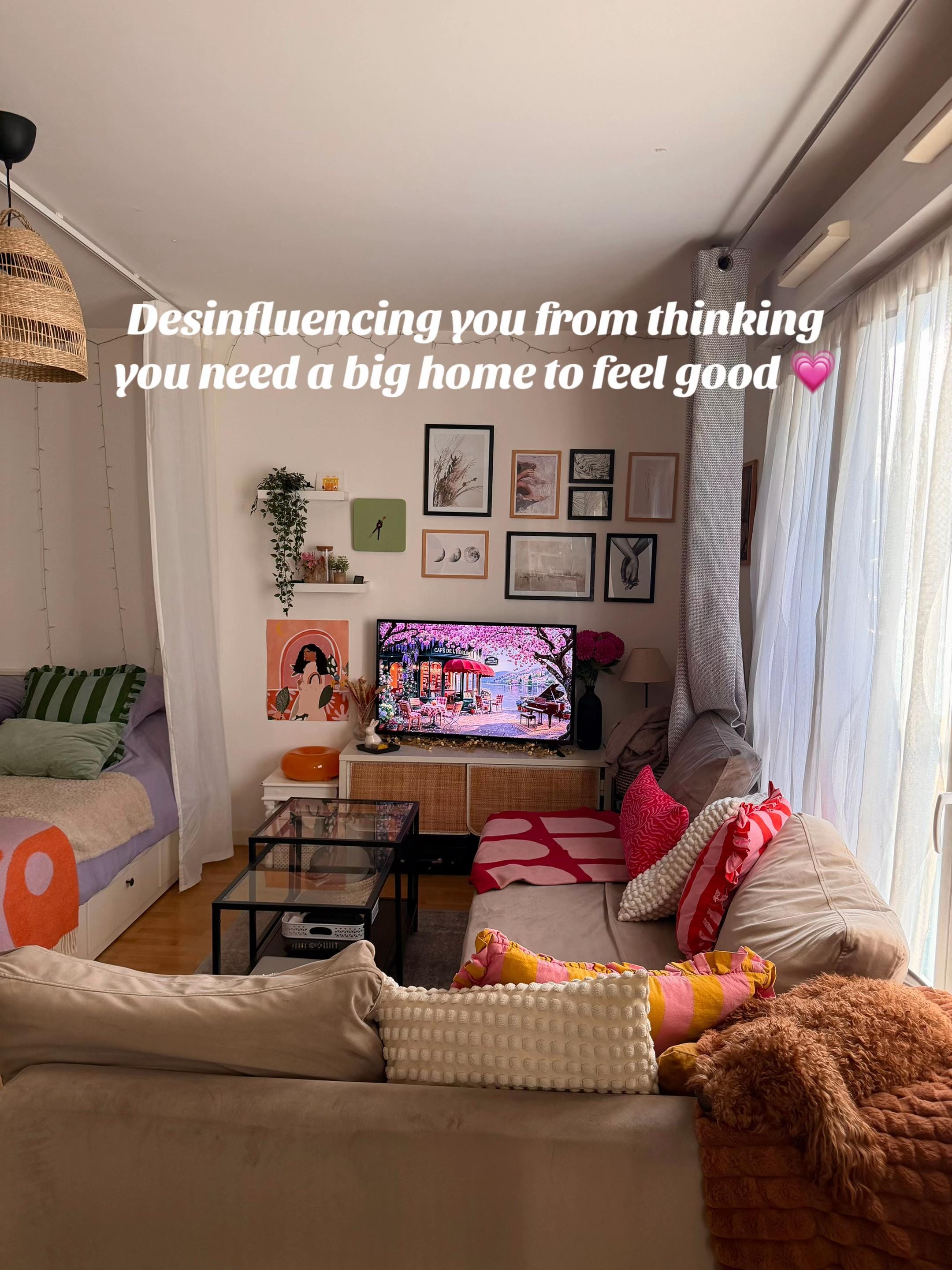 Post 4 by Emilie 🌸 | Studio decor on TikTok (video)