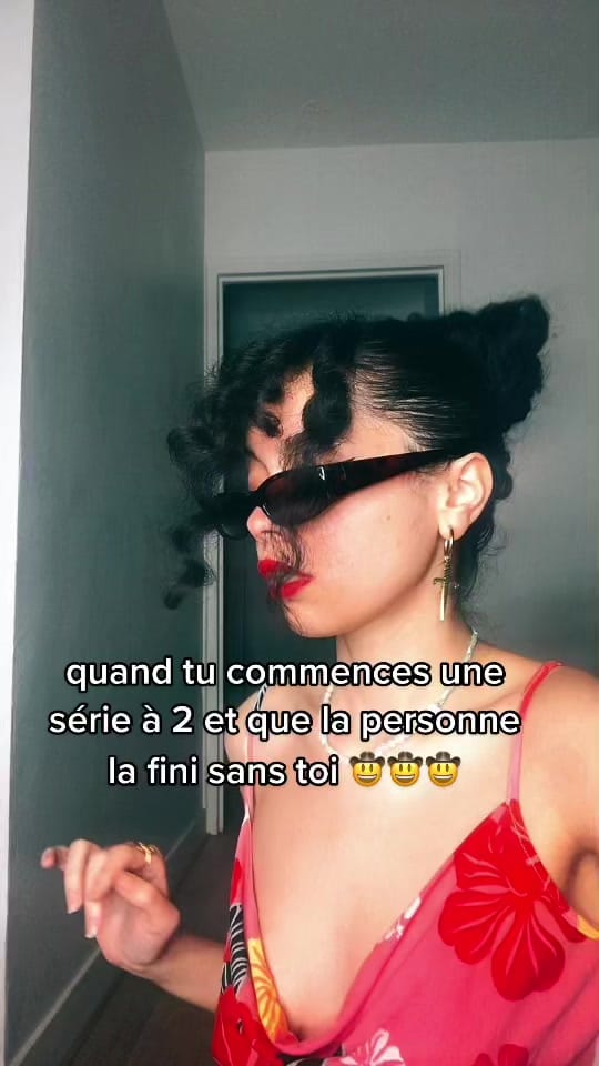 Post 8 by Loola : Location de vêtements on TikTok (video)