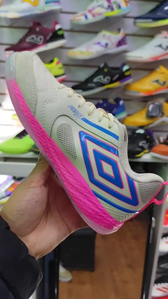 Post 1 by TIENDA DN SNEAKERS BOLIVIA on TikTok (video)