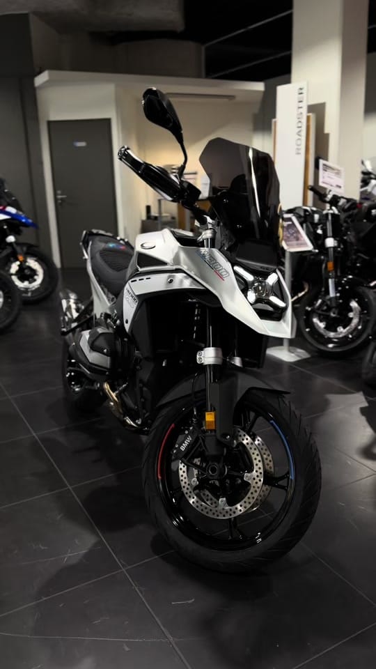Post 3 by BMW Moto Store on TikTok (video)